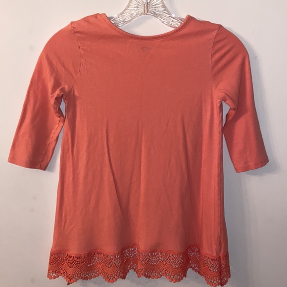 🌺 OLD NAVY Lace Hem Loose Fit T-Shirt - Picture 7 of 7